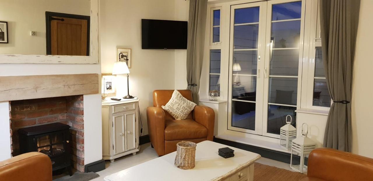 The Hideaway Villa Whitby Dış mekan fotoğraf