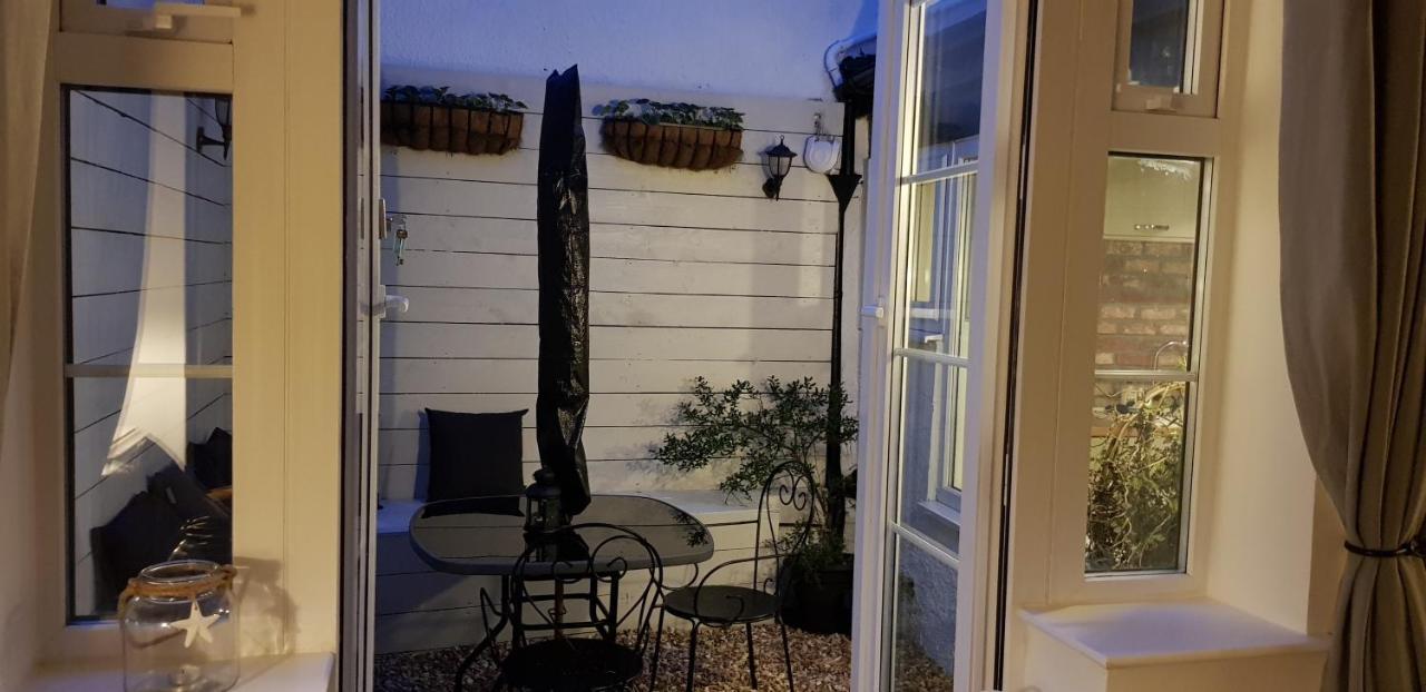 The Hideaway Villa Whitby Dış mekan fotoğraf