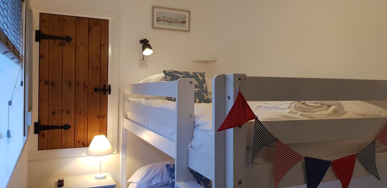 The Hideaway Villa Whitby Dış mekan fotoğraf