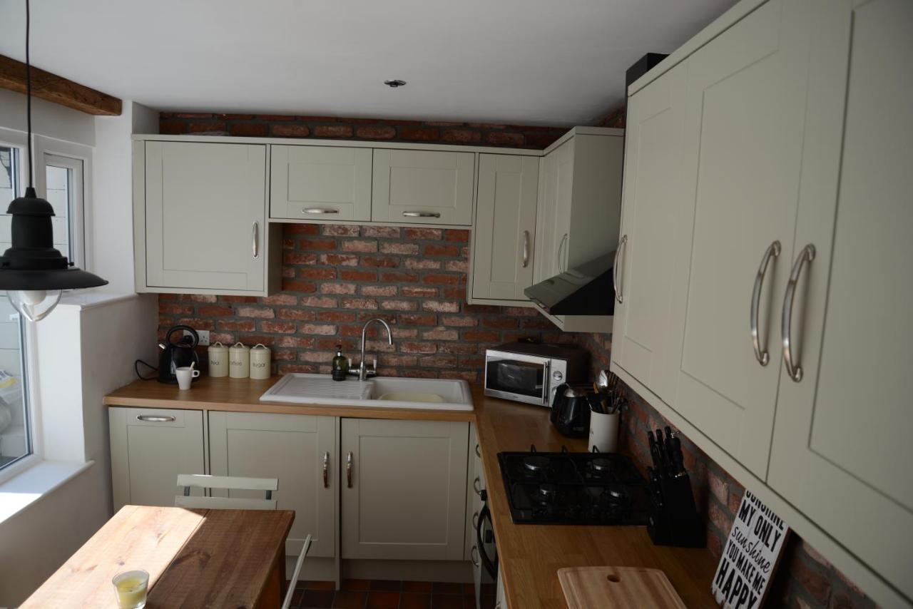 The Hideaway Villa Whitby Dış mekan fotoğraf